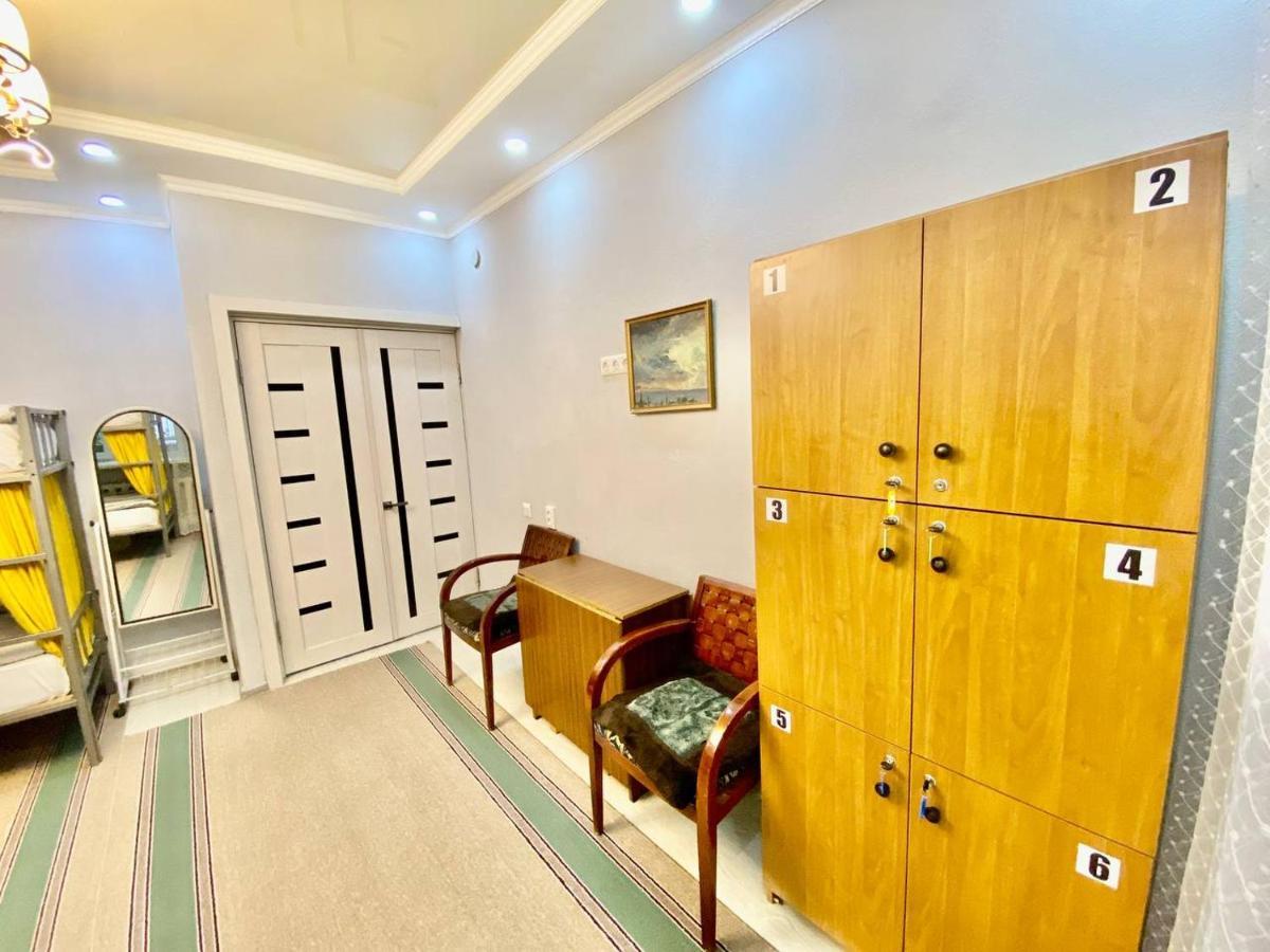 Downtown Homestay Bishkek Exterior photo